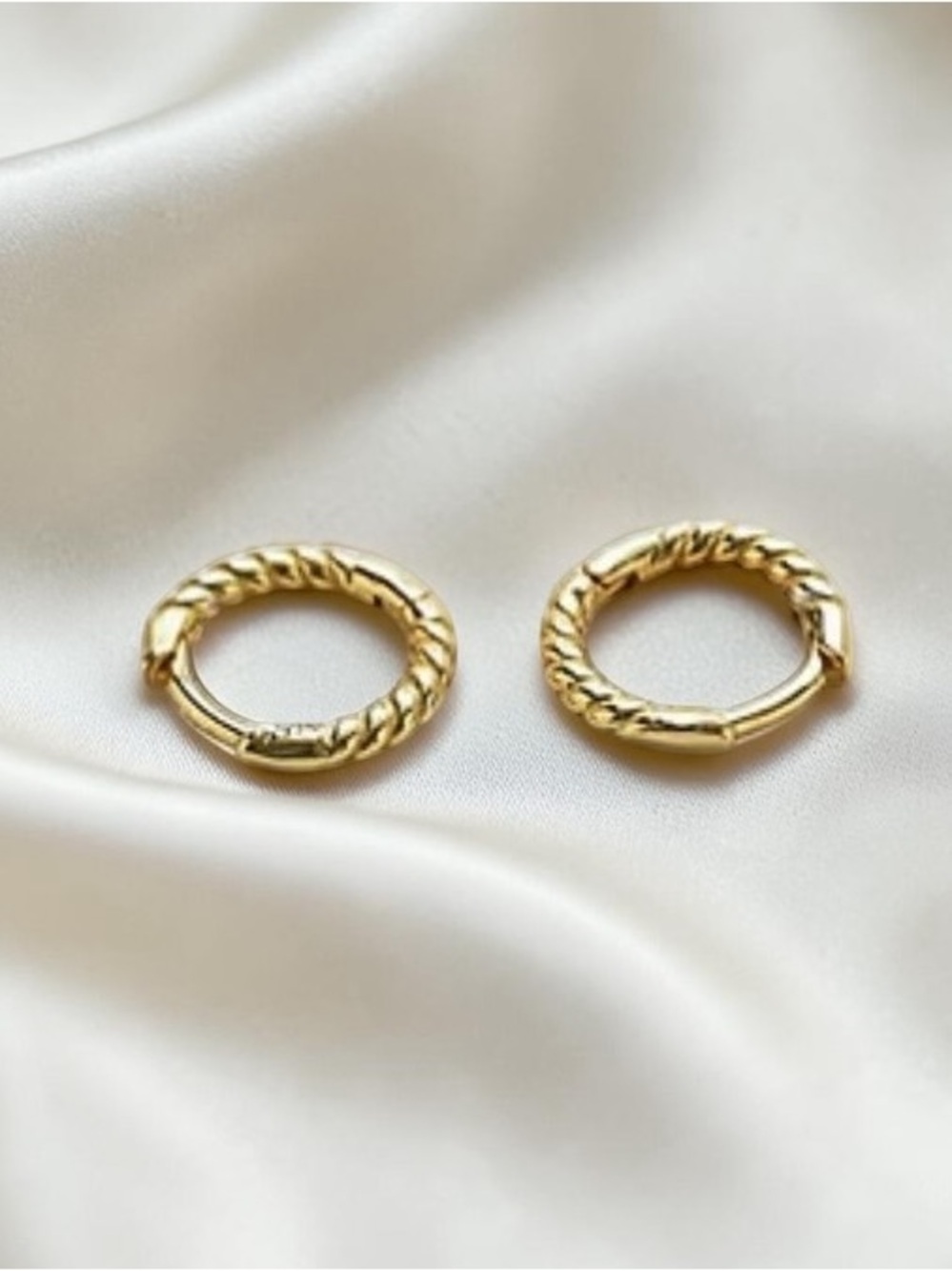 Admiral Row Mini Gold Rope Twist
Huggies